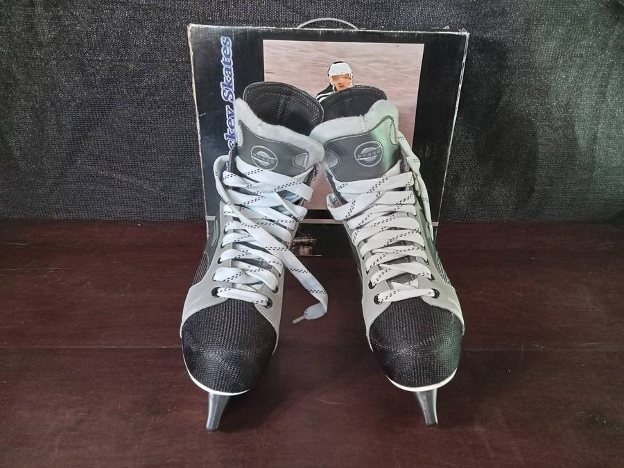 NEW - Ice Hockey Skates (Size 8) Built for Speed