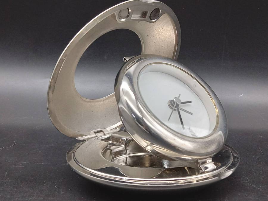 Vintage ! Chrome Plated Silver - Oyster Folding - Travel Alarm Clock