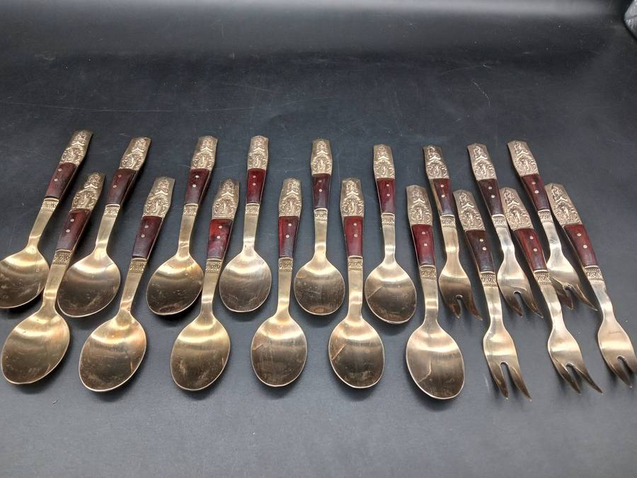 Vintage! - Thai - Bronze - Teak Wooden Handle - 18 Pc Set of Tea Spoons and Cake Forks