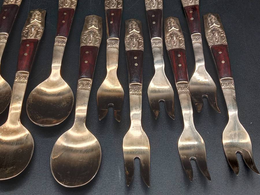 Vintage! - Thai - Bronze - Teak Wooden Handle - 18 Pc Set of Tea Spoons and Cake Forks