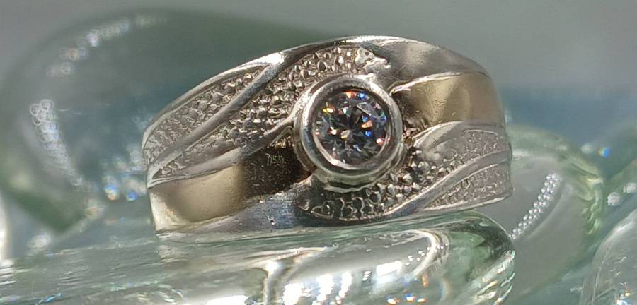 Sterling Silver ang 9 ct. Gold Ring