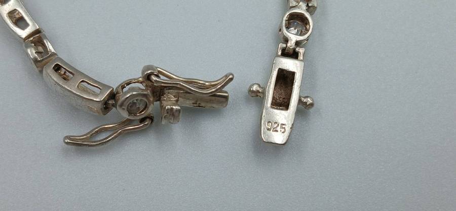Beautiful Sterling Silver Bar & Stone Bracelet