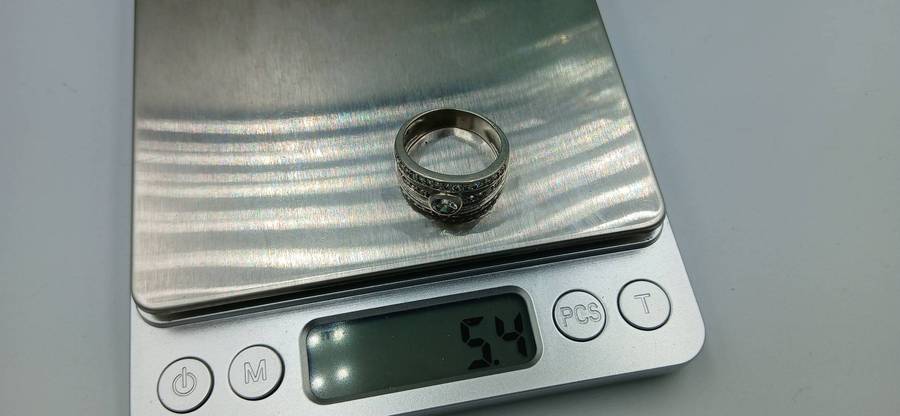 Beautiful Sterling Silver Ring With CZ