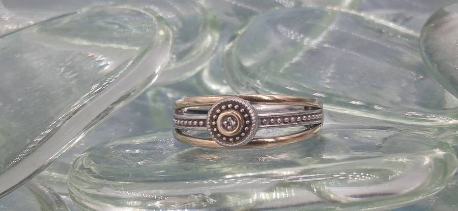 Beautiful Sterling Silver Ring with 9ct Gold