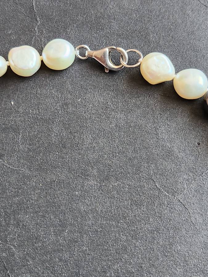 Vintage Multicolour Pearl Necklace- as per photograph