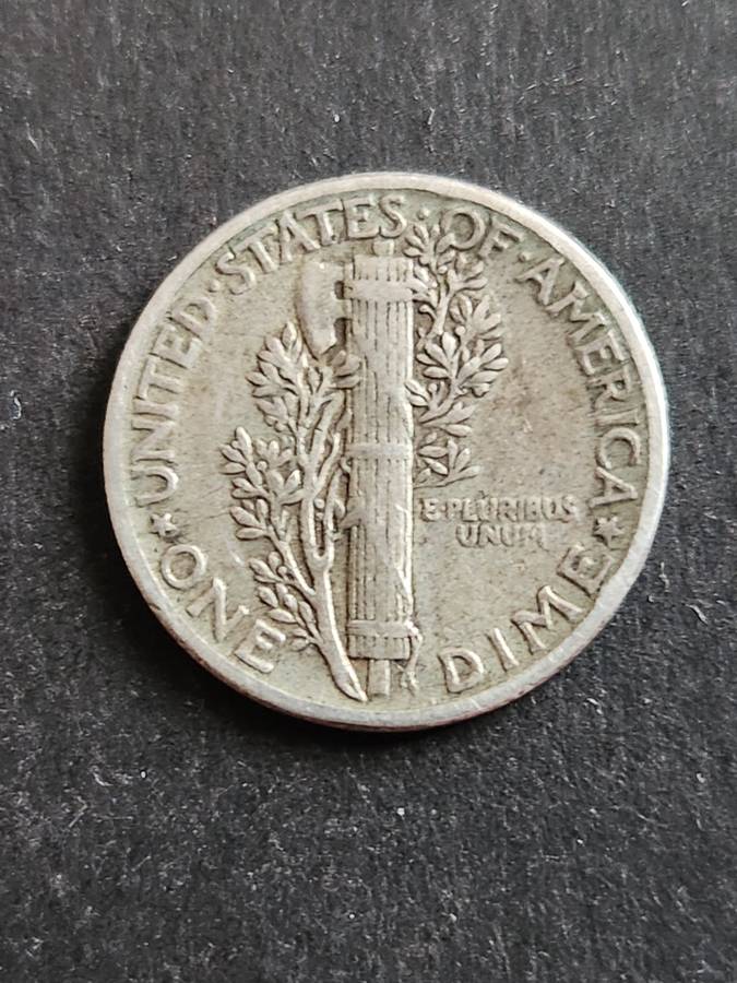 USA Mercury Dime 1944 - as per photograph