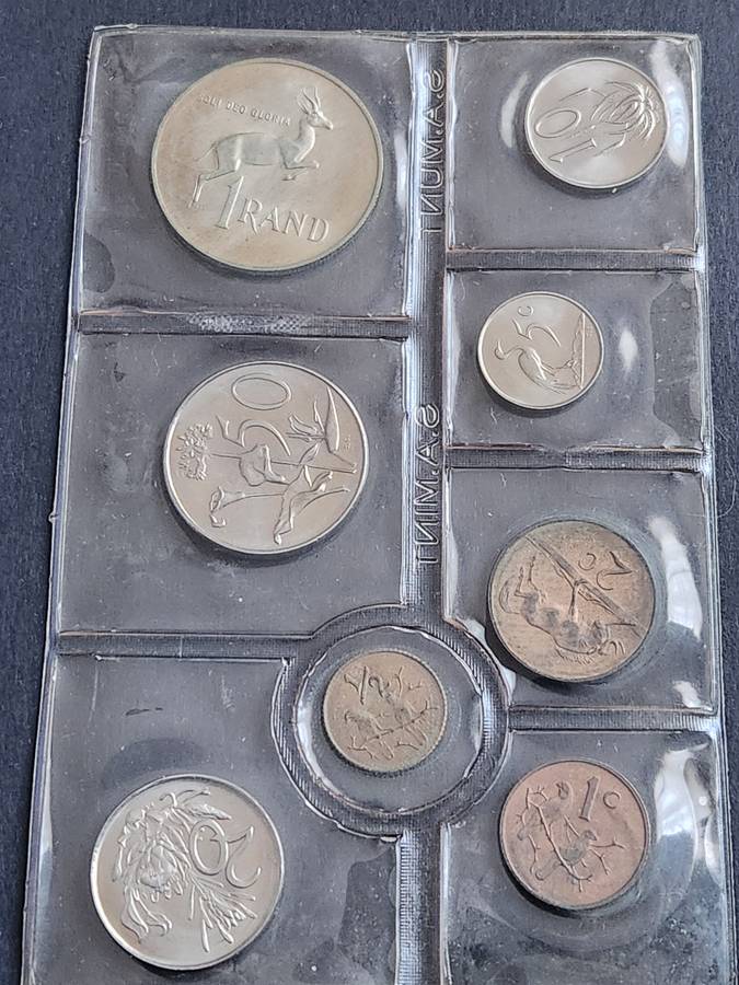 SA Mint Pack 1976 (including Silver One Rand) - as per photograph