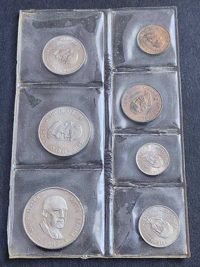 SA Mint Pack 1982 - as per photograph