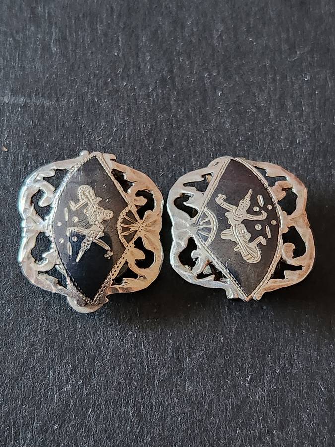 Vintage Siam Sterling Silver Earrings 4.9g - as per photograph