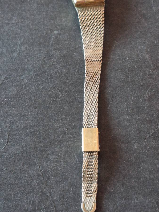 Vintage Ladies Bulova Accutron 10 Microns Rolled Gold Quartz Watch (not working)