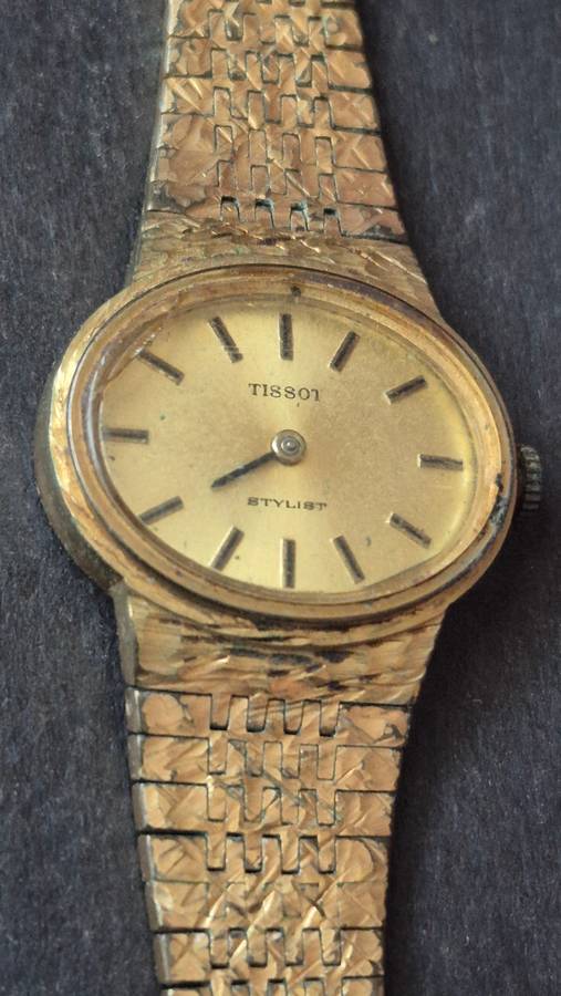 Vintage Ladies Tissot Stylist Mechanical Wrist Watch- sold as is (hand is broken)