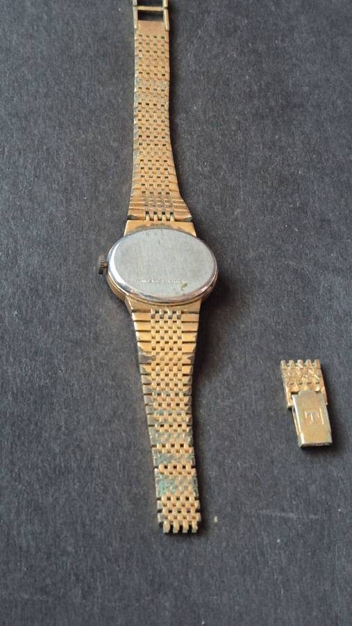 Vintage Ladies Tissot Stylist Mechanical Wrist Watch- sold as is (hand is broken)