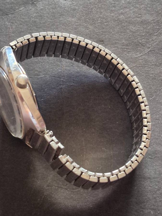 Vintage Roamer Searock Quartz Men's Wrist Watch (untested) not working