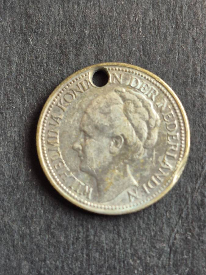 Nederlands 25 Cents 1941 Silver Filler Coin (holed)