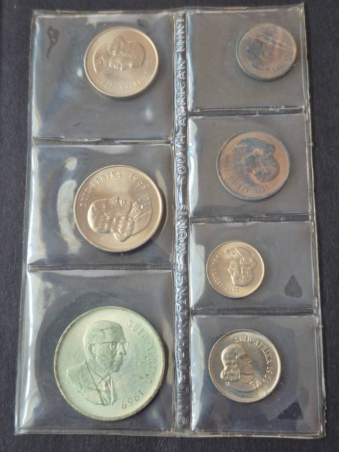 SA Mint Pack 1969 Afrikaans (including Silver One Rand) scarce date