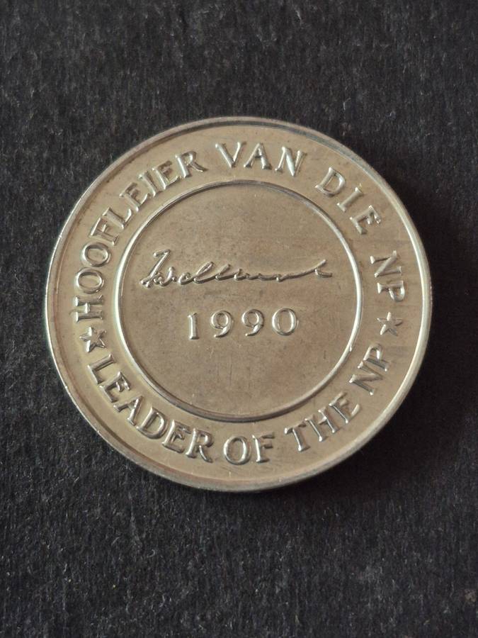 New SA Leader of the National Party Silver Medallion 1990  18.3g