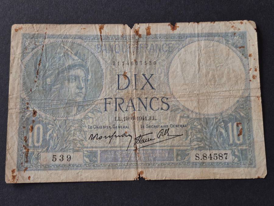 France 10 Francs 1941 (tears/marks)