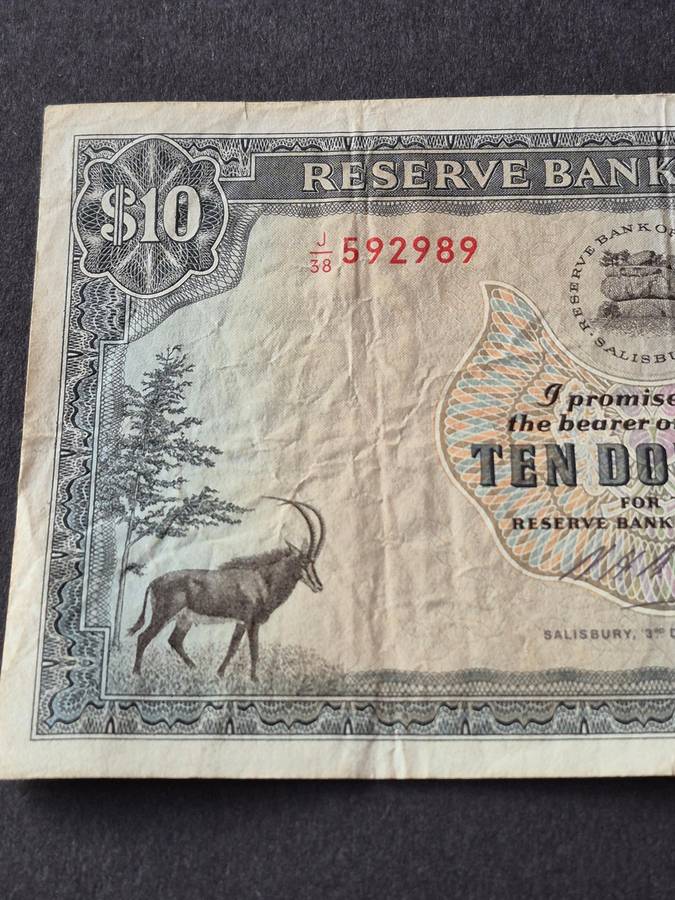 Reserve Bank of Rhodesia Ten Dollar Rhodes Watermark Salisbury 3 December 1975 (nice condition)
