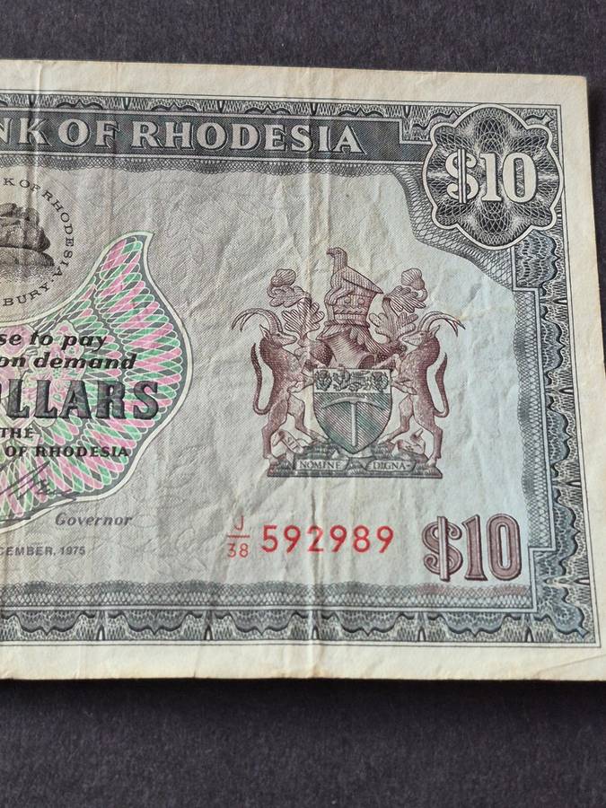Reserve Bank of Rhodesia Ten Dollar Rhodes Watermark Salisbury 3 December 1975 (nice condition)
