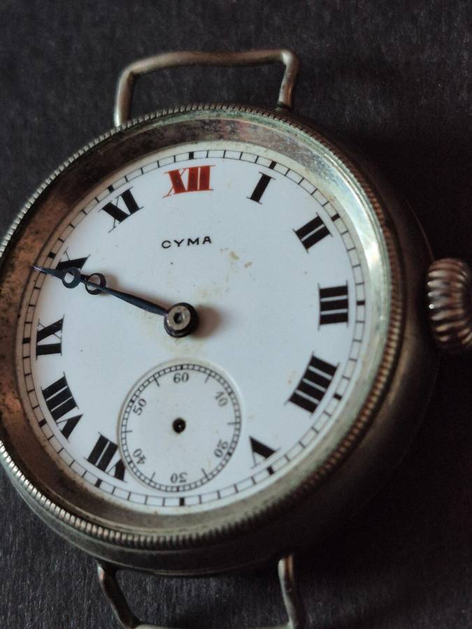Vintage Cyma Mechanical Wrist Watch (missing seconds hand)nice condition - not working