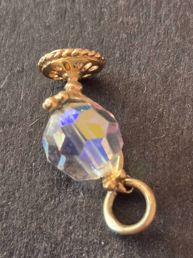 9ct Globe Charm with Crystal - total weight 1.3g