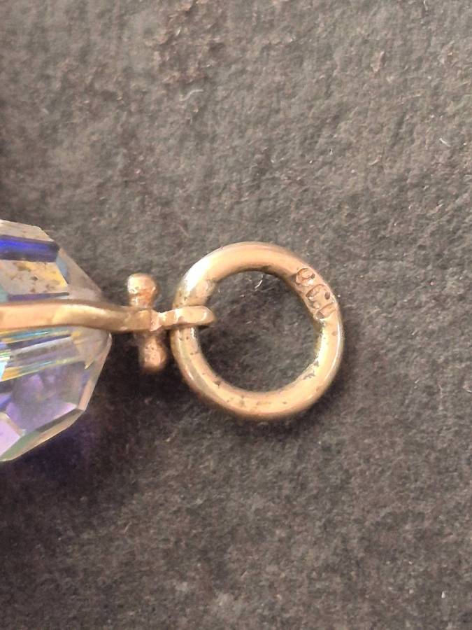 9ct Globe Charm with Crystal - total weight 1.3g