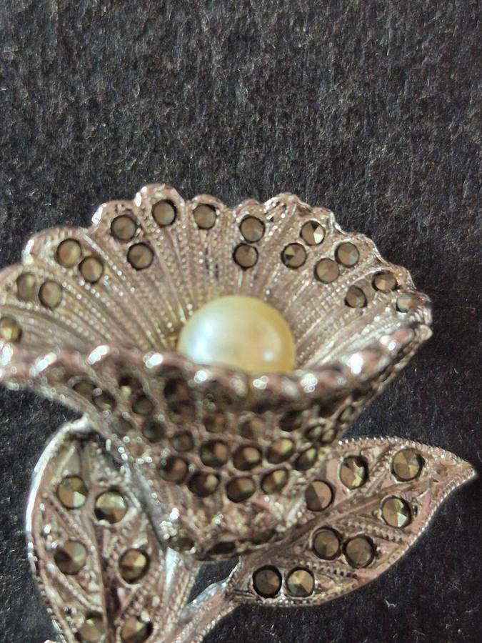 Vintage Marcasite Stimulated Pearl Brooch - silver toned