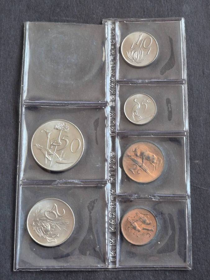 SA Mint Pack 1967 English- missing Silver One Rand