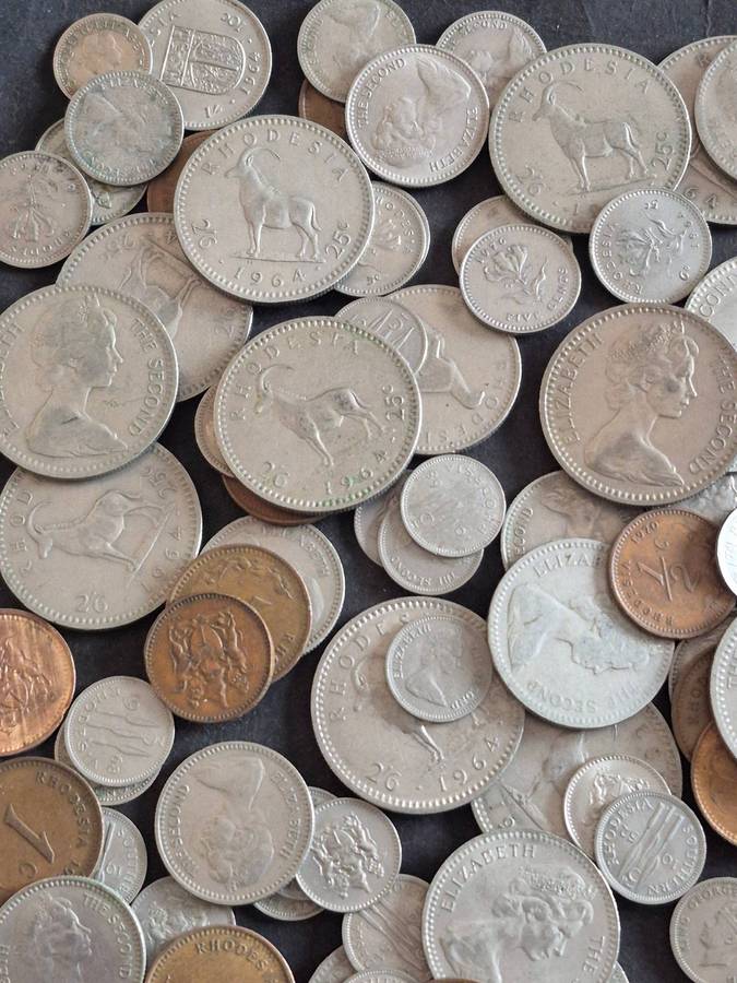 Mixed Lot of Rhodesia 25/20/10 and 5 Cents and Threepence Coins 1kg