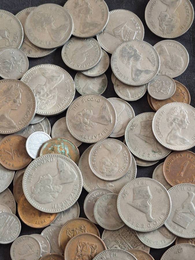 Mixed Lot of Rhodesia 25/20/10 and 5 Cents and Threepence Coins 1kg