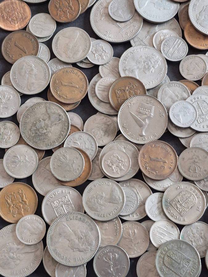 Mixed Lot of Rhodesia 25/20/10 and 5 Cents and Threepence Coins 1kg