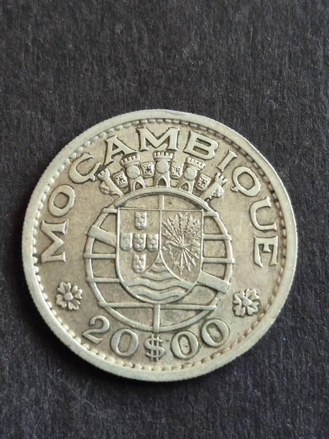 Republica Portuguesa Mozambique 20 Escudos 1952 Silver