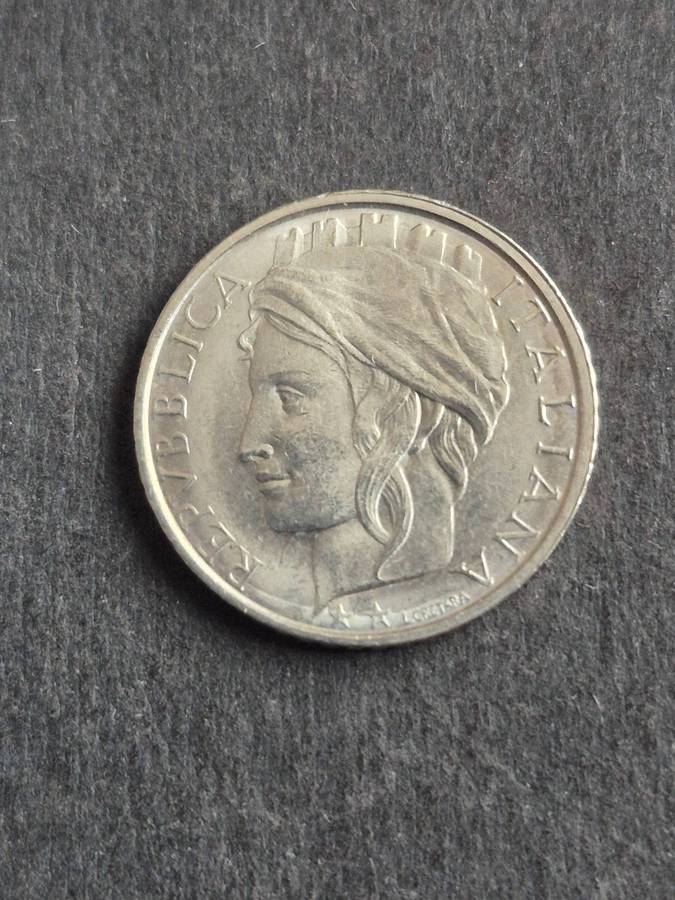 Italy 100 Lire 1994- excellent condition