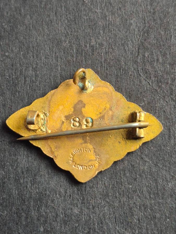 Milnerton Enamel Turf Club Badge 1939-1940 no. 89