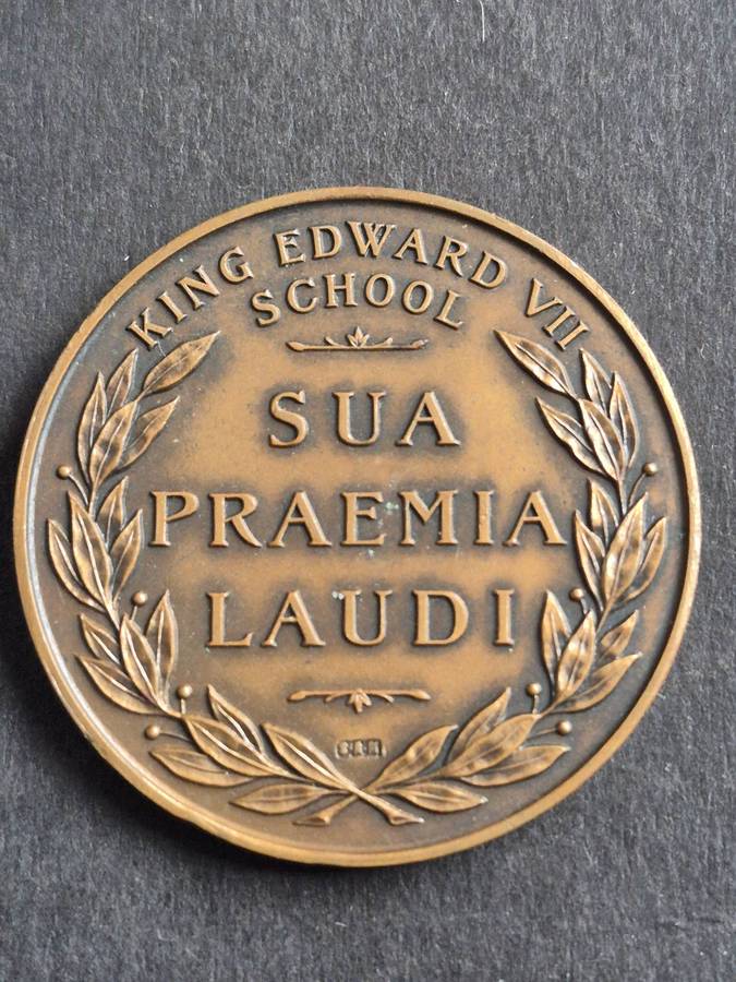 SA Mint Bronze Medallion King Edward VII School SUA Praemia Laudi 45mm x 45mm