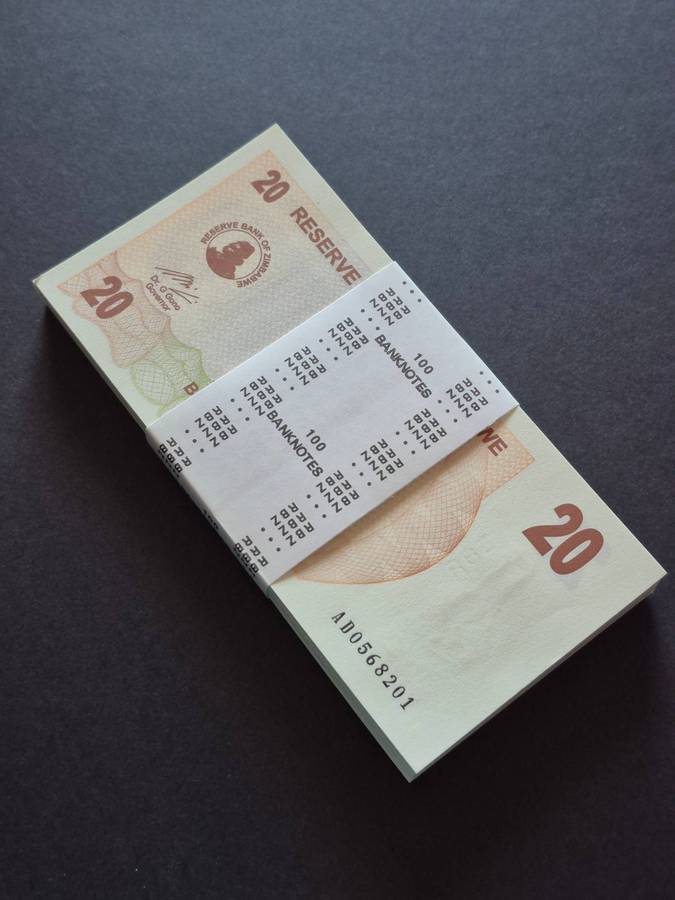 Reserve Bank of Zimbabwe 20 Dollars Bearer Cheque 31 July 2007 consecutive numbers-mint condition