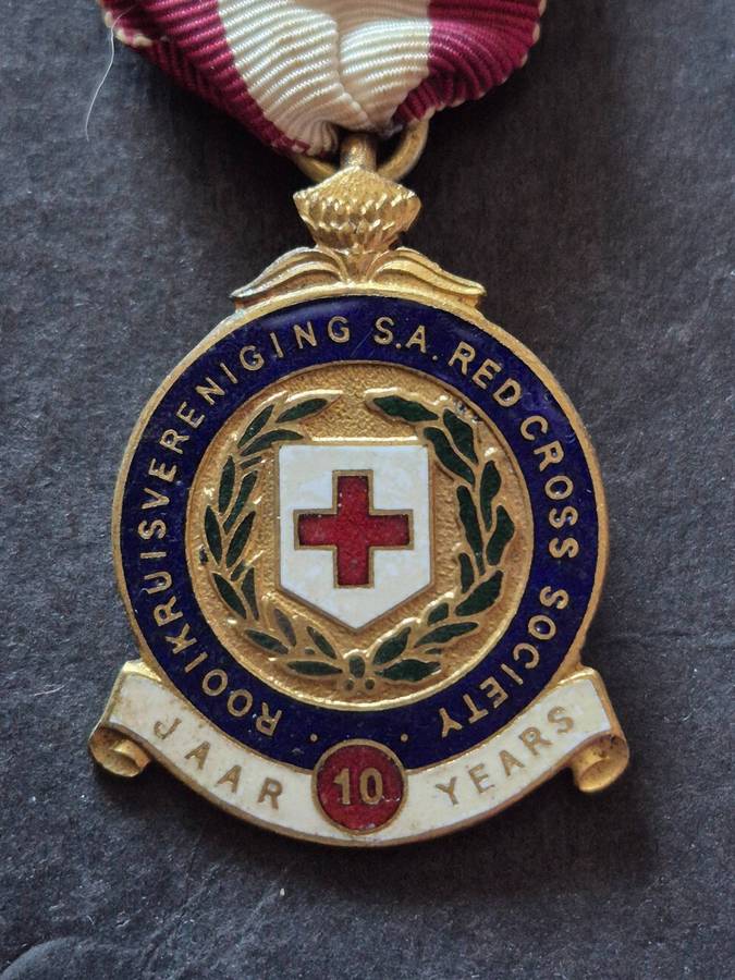 SA Red Cross Society 10 years service Enamel Badge