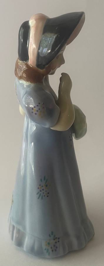 Rare Wade of England porcelain figurine Cynthia 3