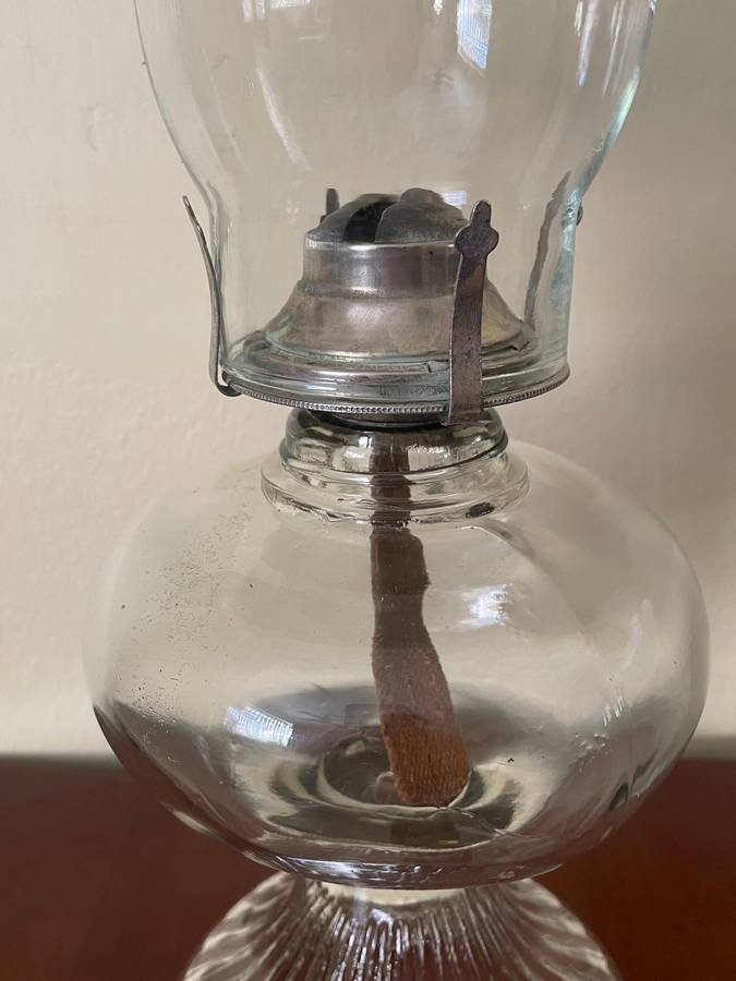 Beautiful large clear glass antique kerosene lamp