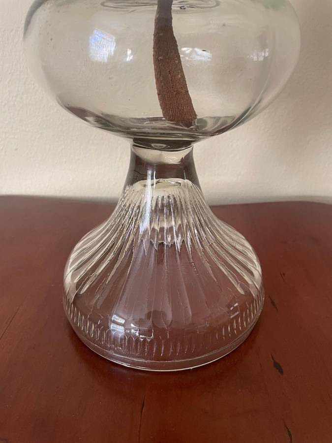 Beautiful large clear glass antique kerosene lamp