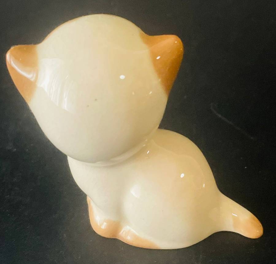 Szeiler kitten figurine - 1960's piece.