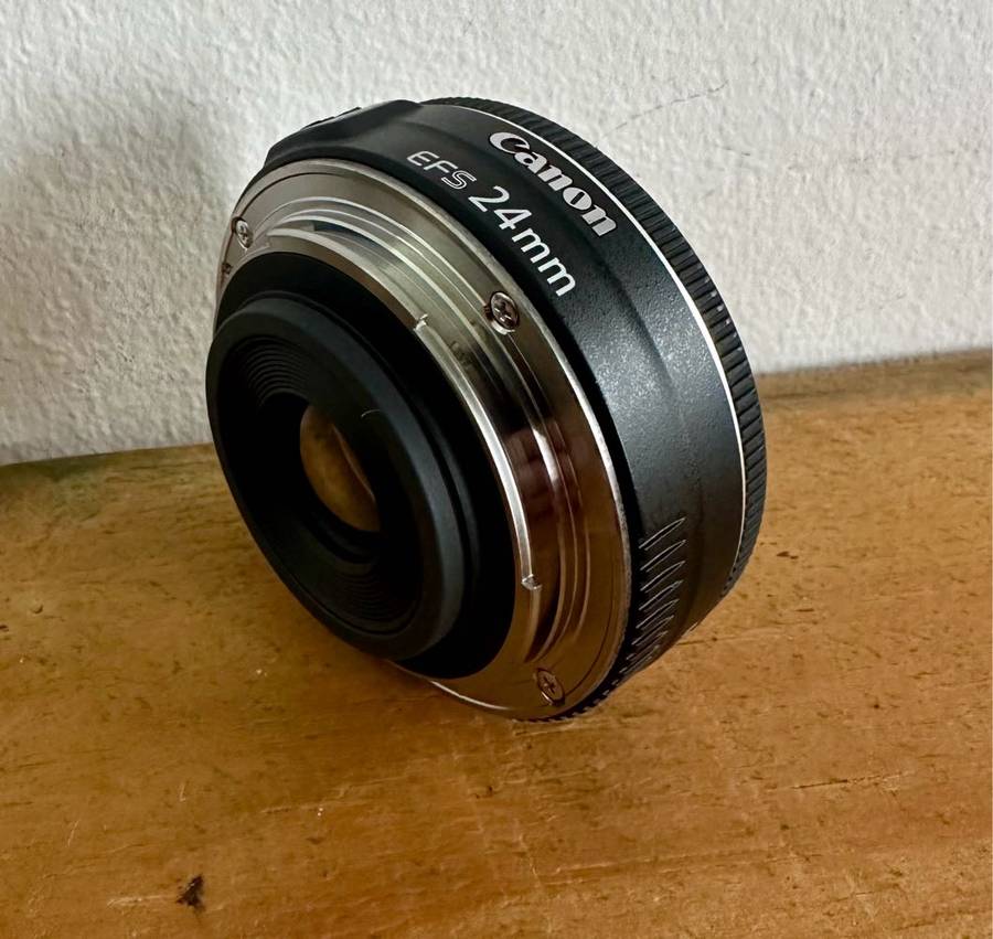 Canon EF-S 24mm f2.8 STM Lens