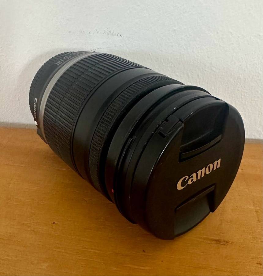 Canon EF-S 18-200mm f/3.5-5.6 IS Lens