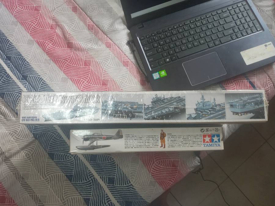 USS Kitty Hawk (CV 63) Aircraft Carrier +