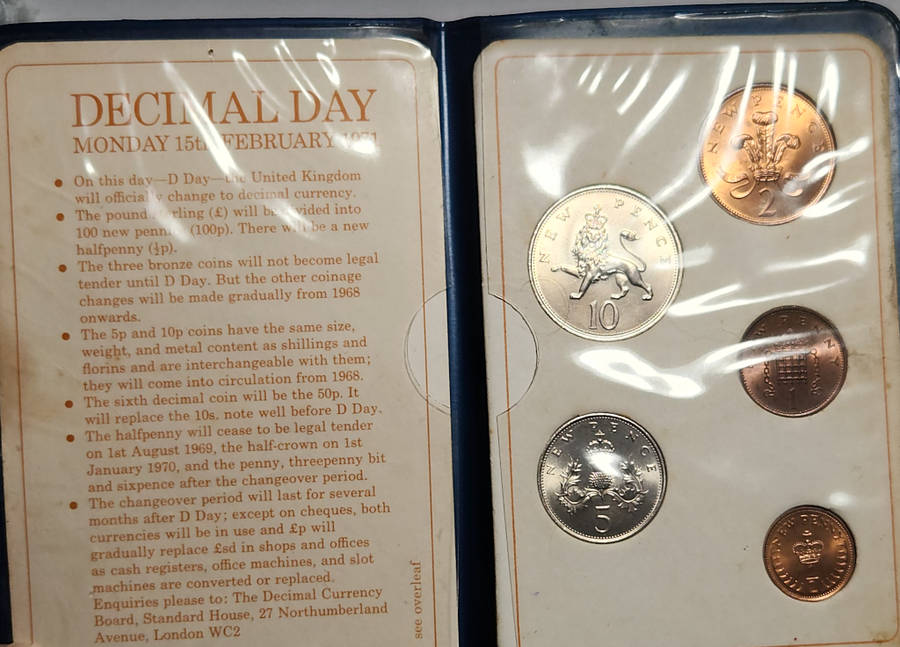 1971 BRITAIN'S FIRST DECIMAL COINS in Folder - Brilliant UNC/PL