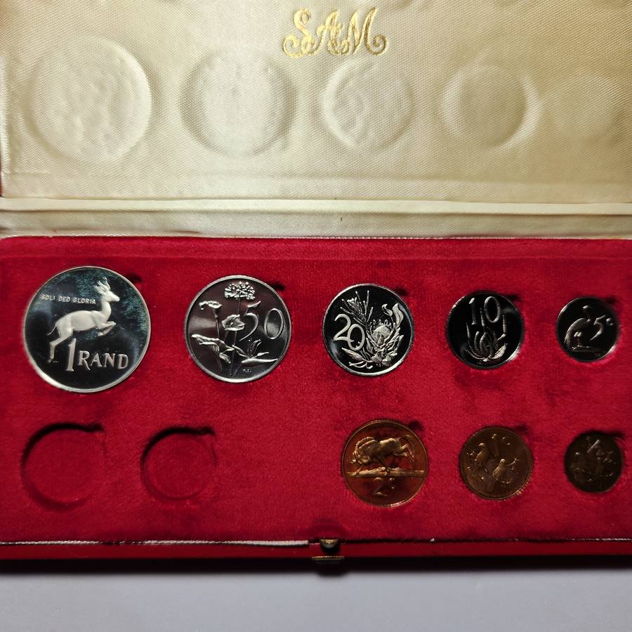 1979 Long Proof Set  - SA Mint box Mintage 10000 - Fantastic condition !!  Diederichs 3rd President