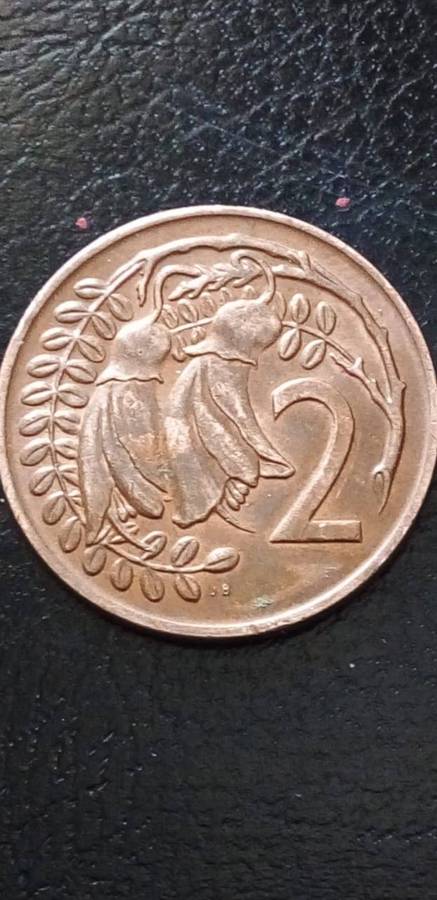 NEW ZEALAND 1974 TWO CENT COIN.as per image.