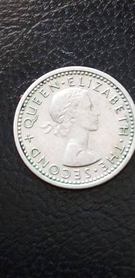 NEW ZEALAND 3 PENCE 1962 COIN