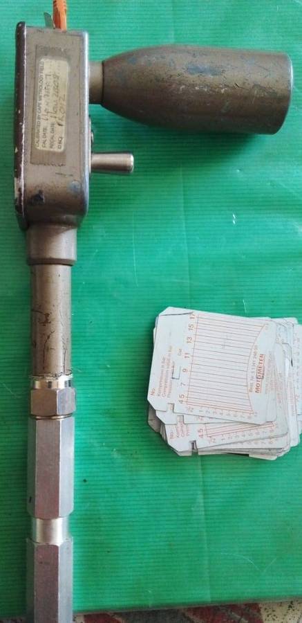 ENGINE CYLINDER COMPRESSION TESTER