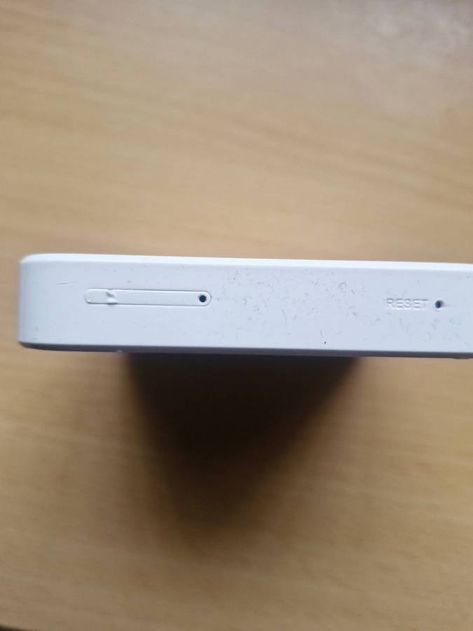 ZTE Router  Powers On, SIM Tray Fault (For Repair/Parts)